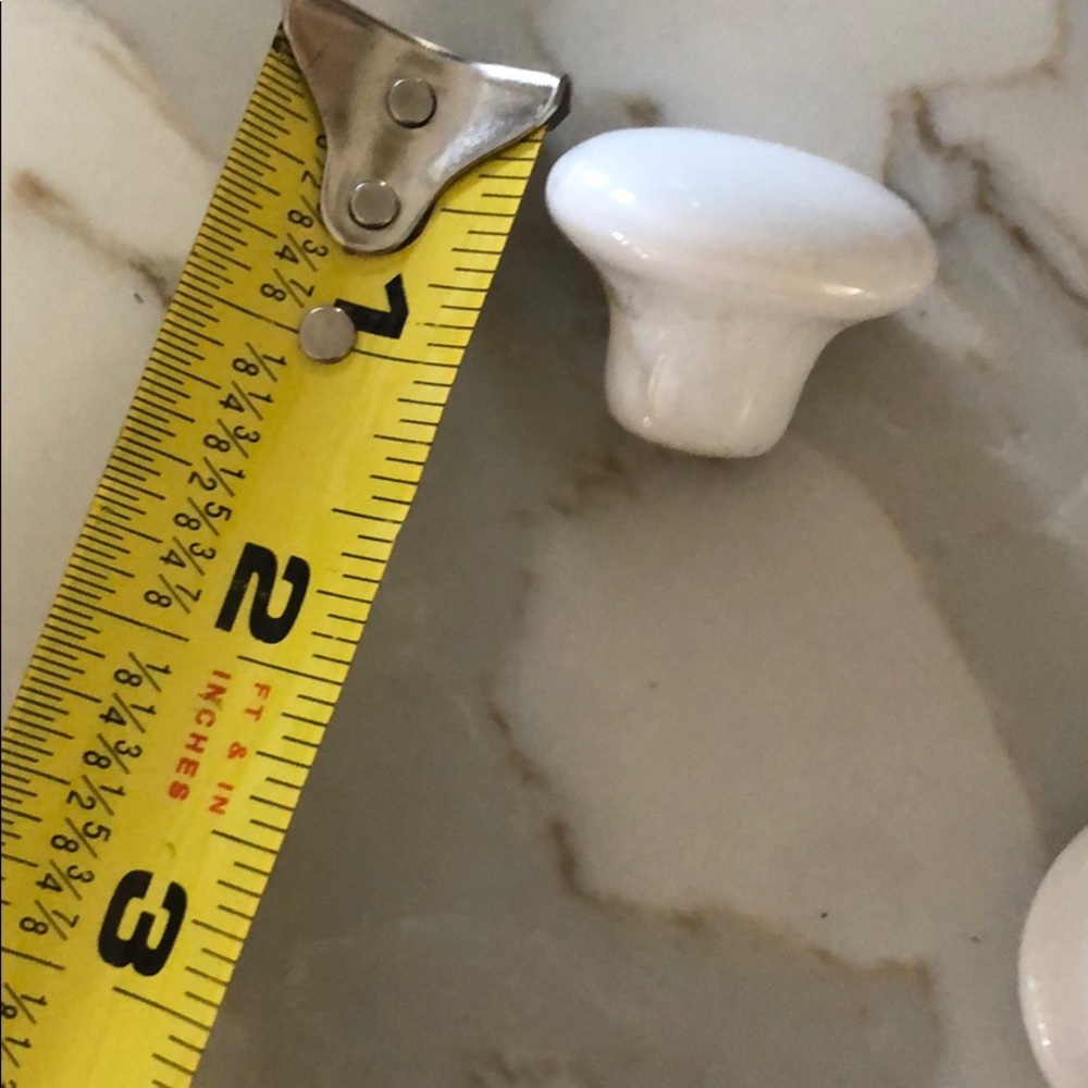 White knobs (6) - Picture 3 of 5